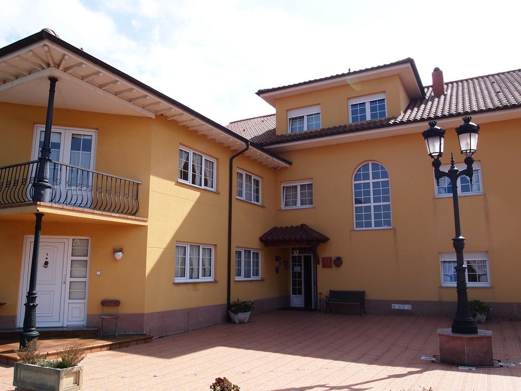 Apartamentos กูดีเยโร ภายนอก รูปภาพ
